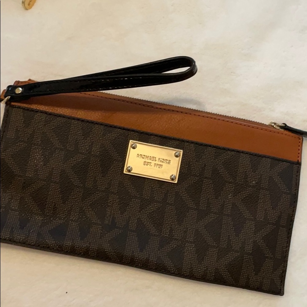 MK printed wristlet